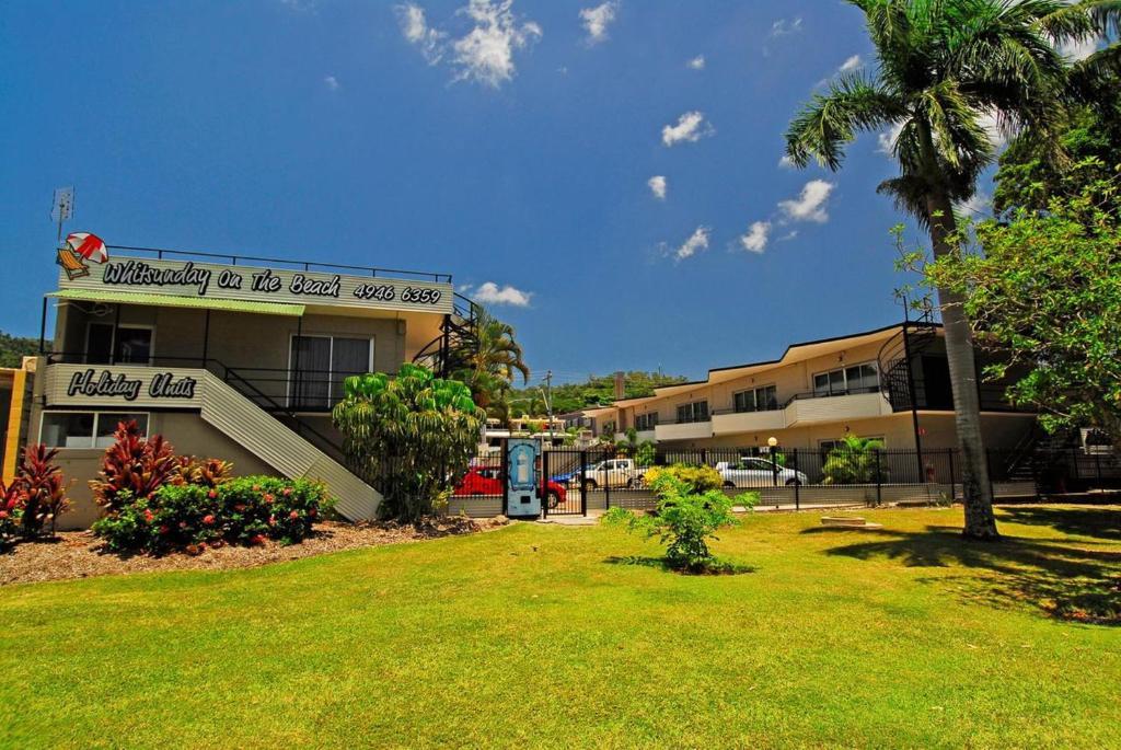 Whitsunday On The Beach Motel Airlie Beach Exterior photo